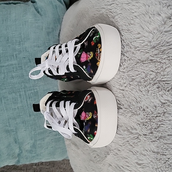 Ground Up Official Nintendo Super Mario Shoes - Picture 9 of 15